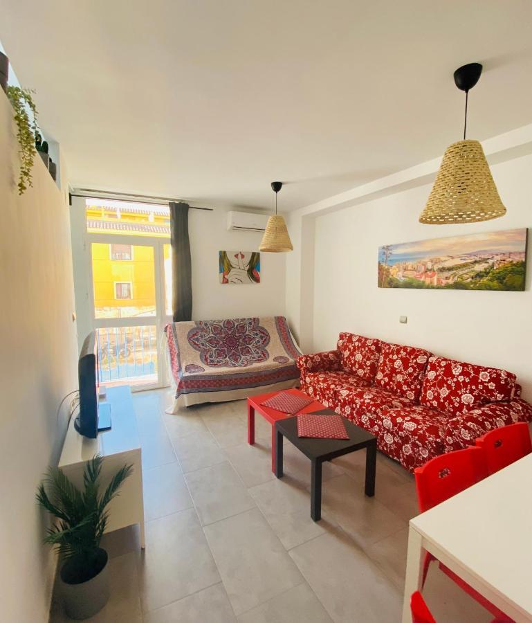 Apartamentos Chuita Playa Малага Экстерьер фото