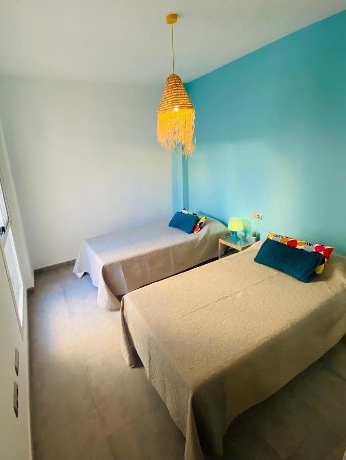 Apartamentos Chuita Playa Малага Экстерьер фото