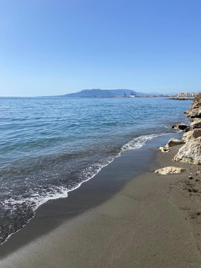 Apartamentos Chuita Playa Малага Экстерьер фото