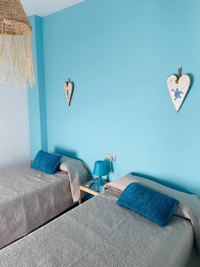 Apartamentos Chuita Playa Малага Экстерьер фото