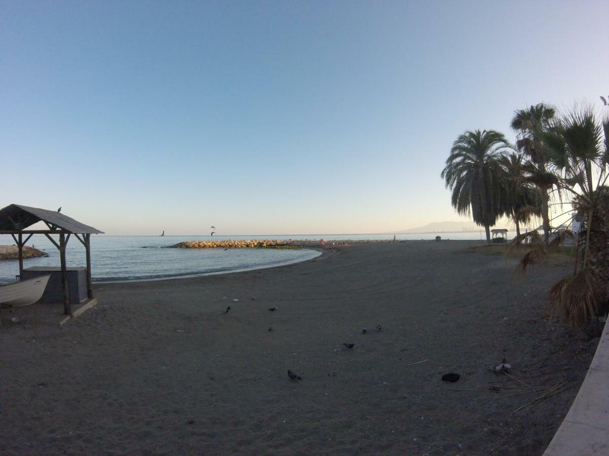 Apartamentos Chuita Playa Малага Экстерьер фото